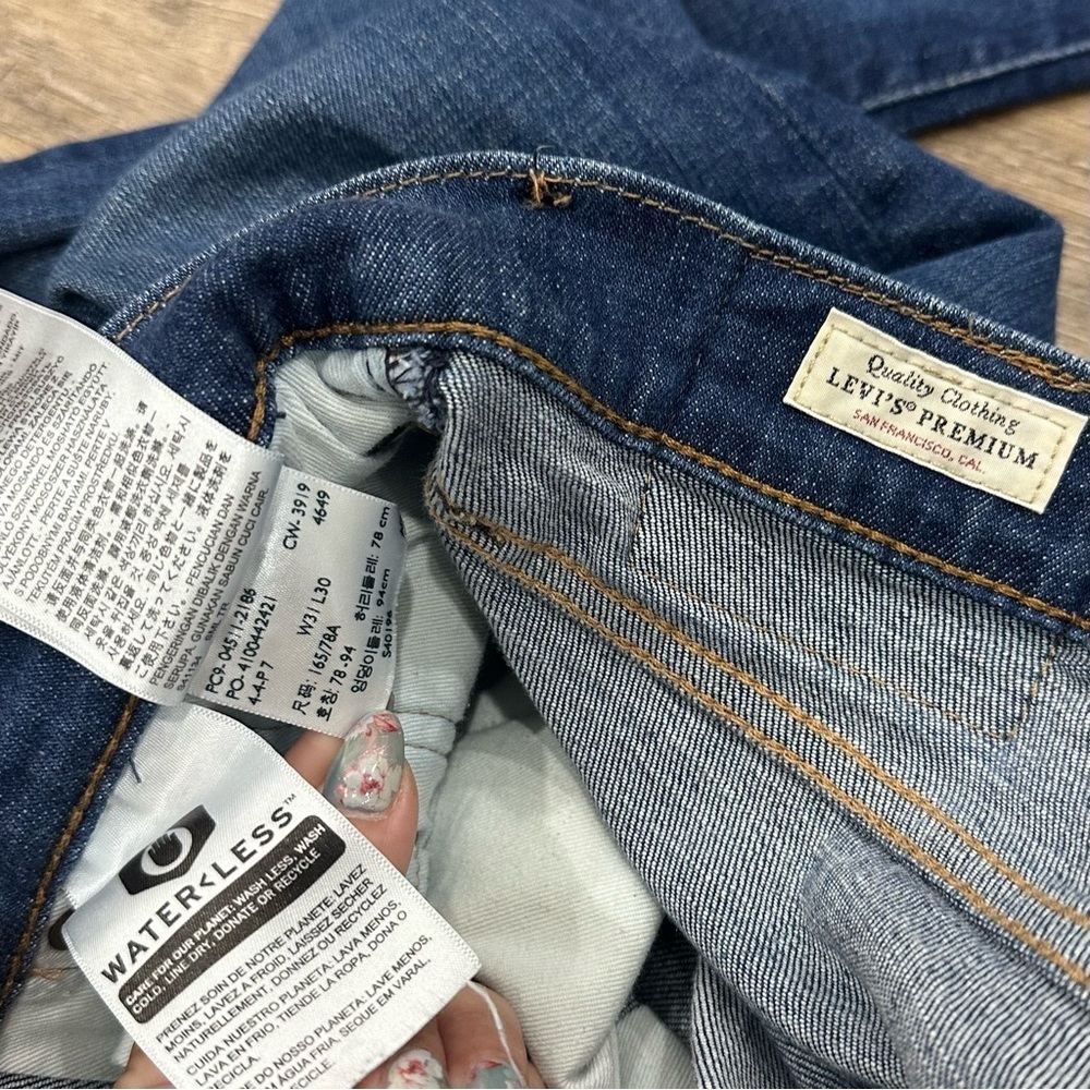 Levi’s Blue Jeans - Picture 4 of 4